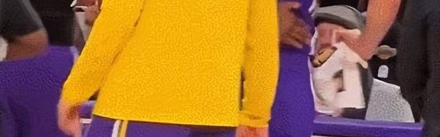 开云集团中国官网-东契奇退赛怒踢广告牌，湖人险胜76人：里夫斯居然带的动詹姆斯