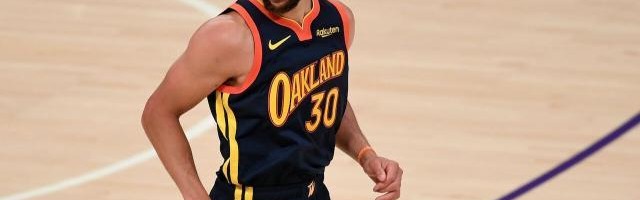 kaiyun官网-在历史级顶薪合同上签字 库里还有过片刻犹豫？