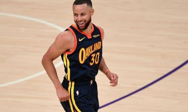 kaiyun官网-在历史级顶薪合同上签字 库里还有过片刻犹豫？