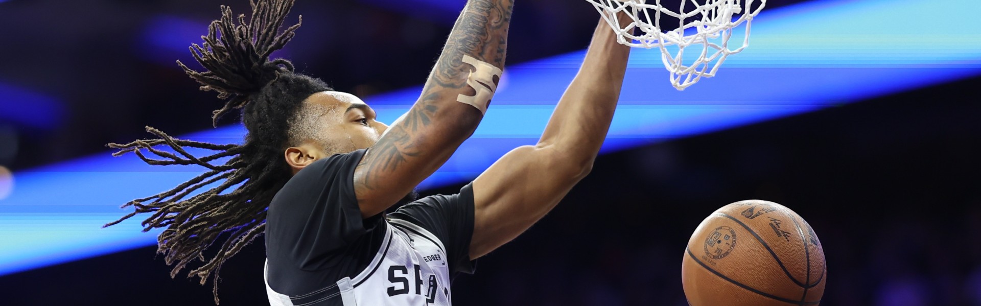 开云足球官网-米奇：卡斯尔在对阵76人时强势发挥 成为球队取胜的关键因素之一